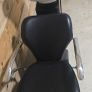 Hairdressing chair and sink Image 2