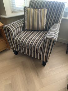 arm chairs. Perfect condition. Very comfortable
