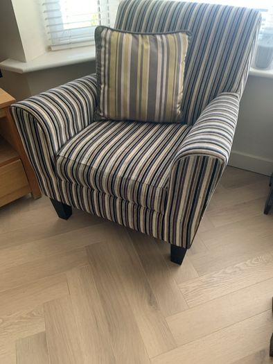 arm chairs. Perfect condition. Very comfortable