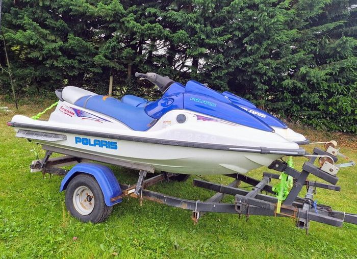 2 jet skis + trailer (free banana boat)