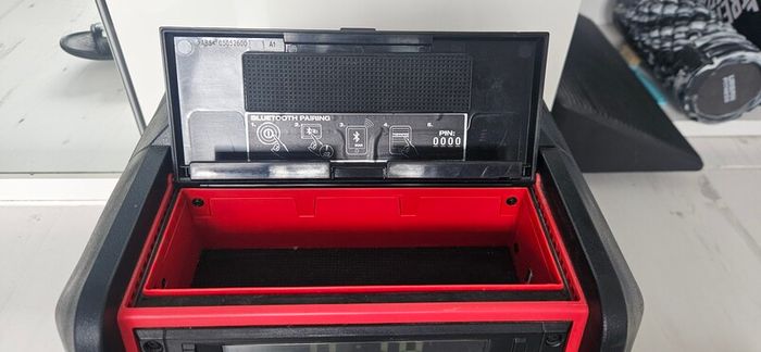 Milwaukee M18 RC-0 230V or 18V AM / FM Site Radio