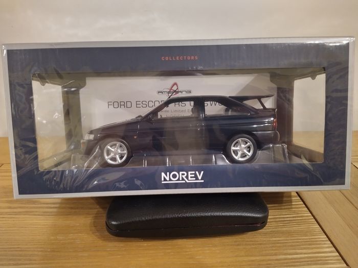 Ford Escort RS Cosworth 1992 Dark Blue Metallic RHD 1/18 New in Box