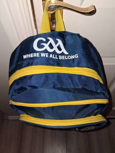 1 Euro Each To Clear!! - Variety Of Bags - Make Up, Toiletries, School, Etc