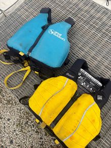 Childrens life jackets (2)
