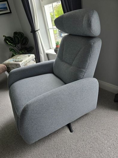 Recliner Swivel Chair Electric Battery Poweredd