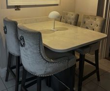 Quartz breakfast bar and 4 high chairs