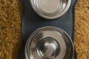 Pecute Dog Bowls Non Slip, Stainless Steel Double Bowls Set with Non-Spill Silicone Mats Tray.