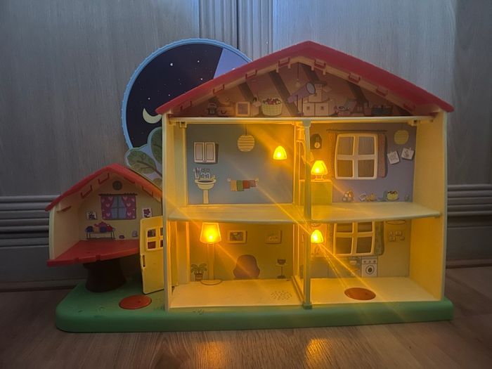 Peppa Pig playhouse