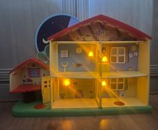 Peppa Pig playhouse