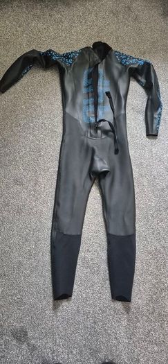 DHB mens wetsuit size MT