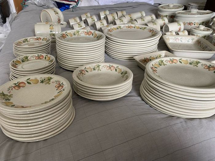 Wedgewood 'Quince' Dinner Service Set