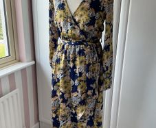 dress Bnwt ichi dress navy floral print dress size small 10/12