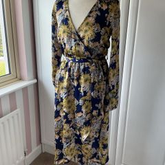 dress Bnwt ichi dress navy floral print dress size small 10/12