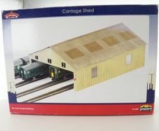 Bachmann Scenecraft 44-083 Carriage Shed 00 Scale