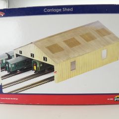 Bachmann Scenecraft 44-083 Carriage Shed 00 Scale