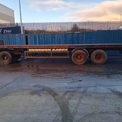 Flat trailer