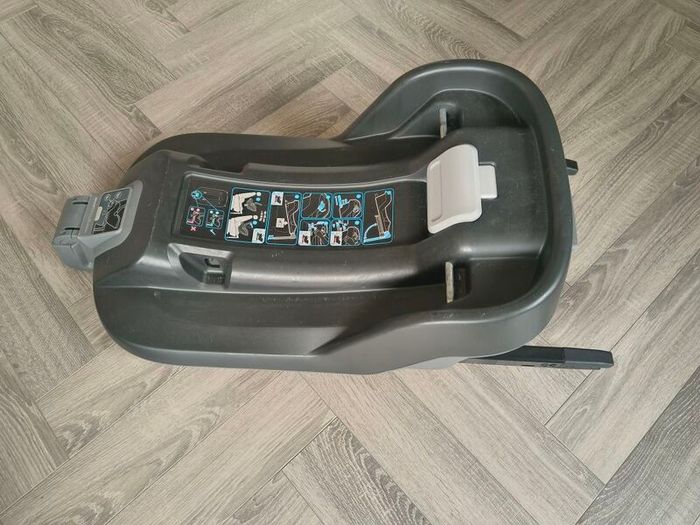 UppaBaby Mesa with isofix base