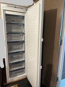 N 90 built-in freezer