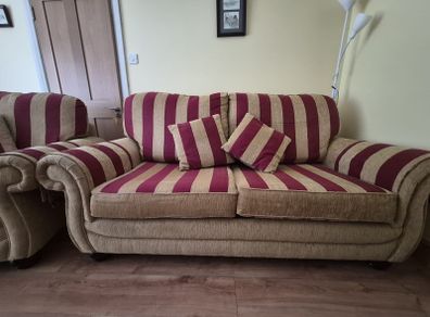 3 seater sofa and 2 arm chairs