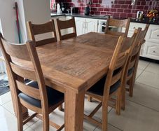 Solid Oak Dining Room table - 8 chairs extendable