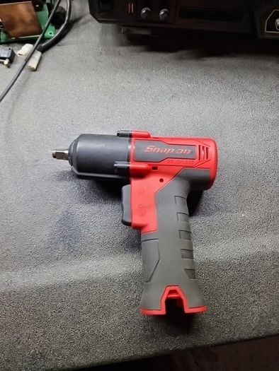 Snap On 3/8 Impact Gun