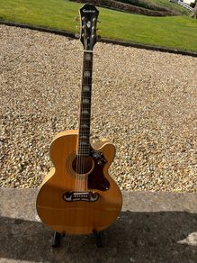 Epiphone EJ200 SCE Jumbo Acoustic Guitar