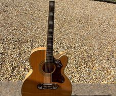 Epiphone EJ200 SCE Jumbo Acoustic Guitar