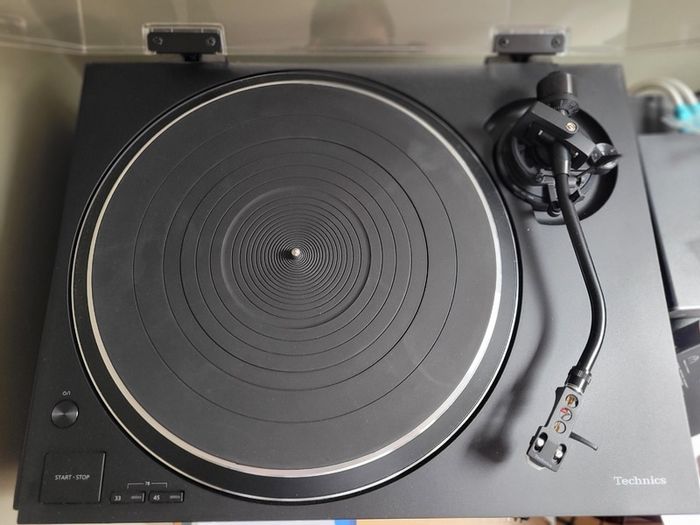 Technics SL-1500c with ATVM95ml cartridge. Practically new.