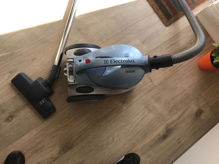 Vacuum Cleaner -powerful-Bagless -HEPA FILTER