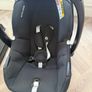 Maxi-Cosi Cabriofix carseat & base Image 6