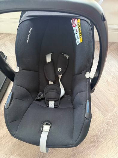 Maxi-Cosi Cabriofix carseat & base