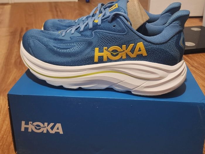 hoka clifton 10s