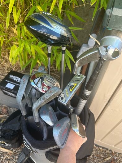 Folding Electric Golf Caddy/Trolley & Clubs & Accessories