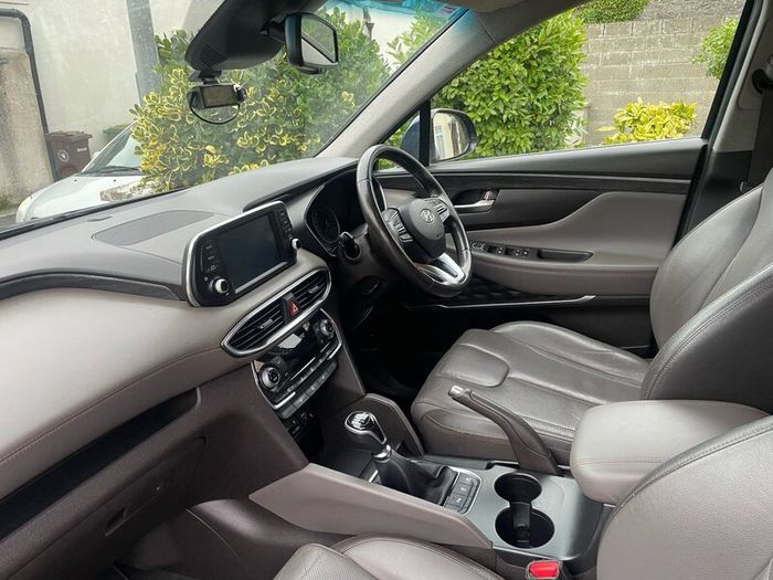 Hyundai Santa Fe 2WD Executive Plus 5DR