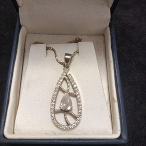 925 silver chain with a pendant