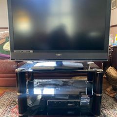 Sony Bravia 40 inch LCD TV & TechLink Tempered Glass TV Stand Bundle Deal