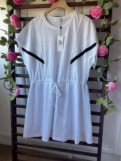 dress Bnwt Molly bracken white & black contrast dress sporty style