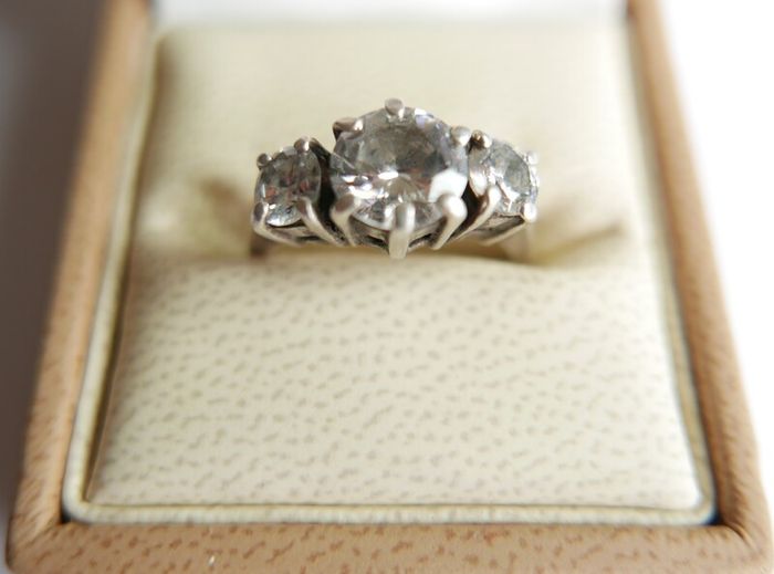 Vintage 925 Sterling Silver Three Stone Ring - size N - 5,2g