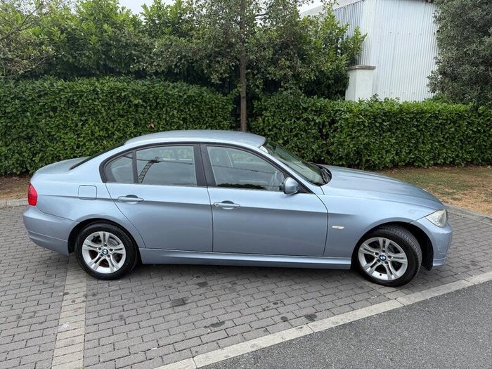 BMW 3-Series 2010