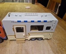 Bluey caravan playset with friends