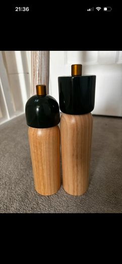 Maison Flaneur salt & pepper shakers