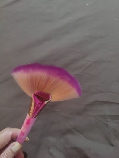 makeup brush