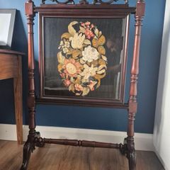Antique Victorian Rosewood Fire screen, Fine Berlin Woolwork Embroidered Panel.