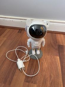 Astronaut night lamp
