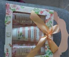 Bath Set Honey Jasmine paraben free