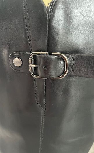 Clarks Black Leather Boots Knee High.  Ladies Size Uk 6.5  / Eu 40  In excellent lightly used Condition.