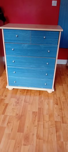 chest of drawers