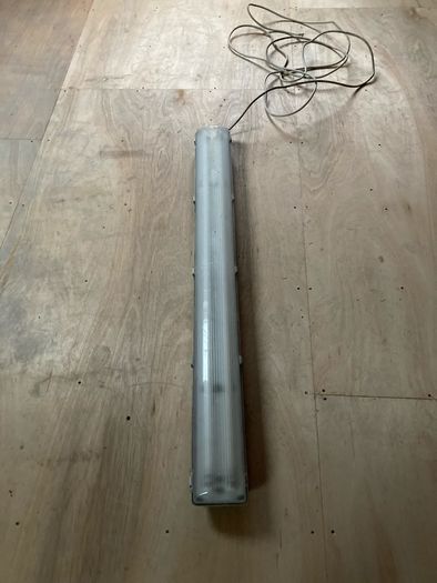 batten light