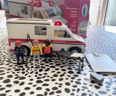 playmobil ambulance