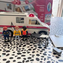 playmobil ambulance